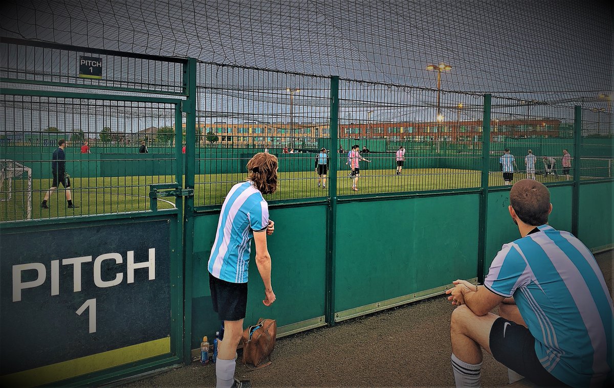 Big Win from the Ten year vets
Day Trippers (15)  v  (7) FC Banterlona 

playfootball.net/venues/luton/j…