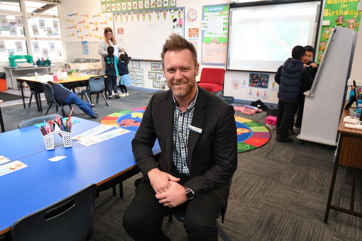 Primary schools dump ‘predictable’ picture books as reading tools: theage.com.au/national/victo… #SoR 

“Clayton South is one of a small but growing group of VIC schools that are rejecting conventional “balanced literacy” techniques, where children learn to read using whole words”...