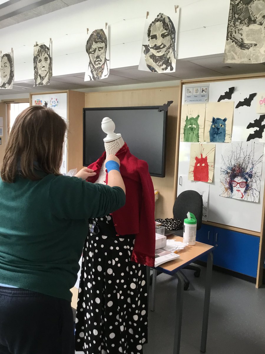 MrsMc22930859's tweet image. Preparation for mock Interviews was in full swing @Kilpatrickscho1 Today we were learning about how to ‘dress to impress’. Great effort from everyone. #DYW #skillsdevelopmentscotland #learningforlifeandwork #nurturingpotentialtogether