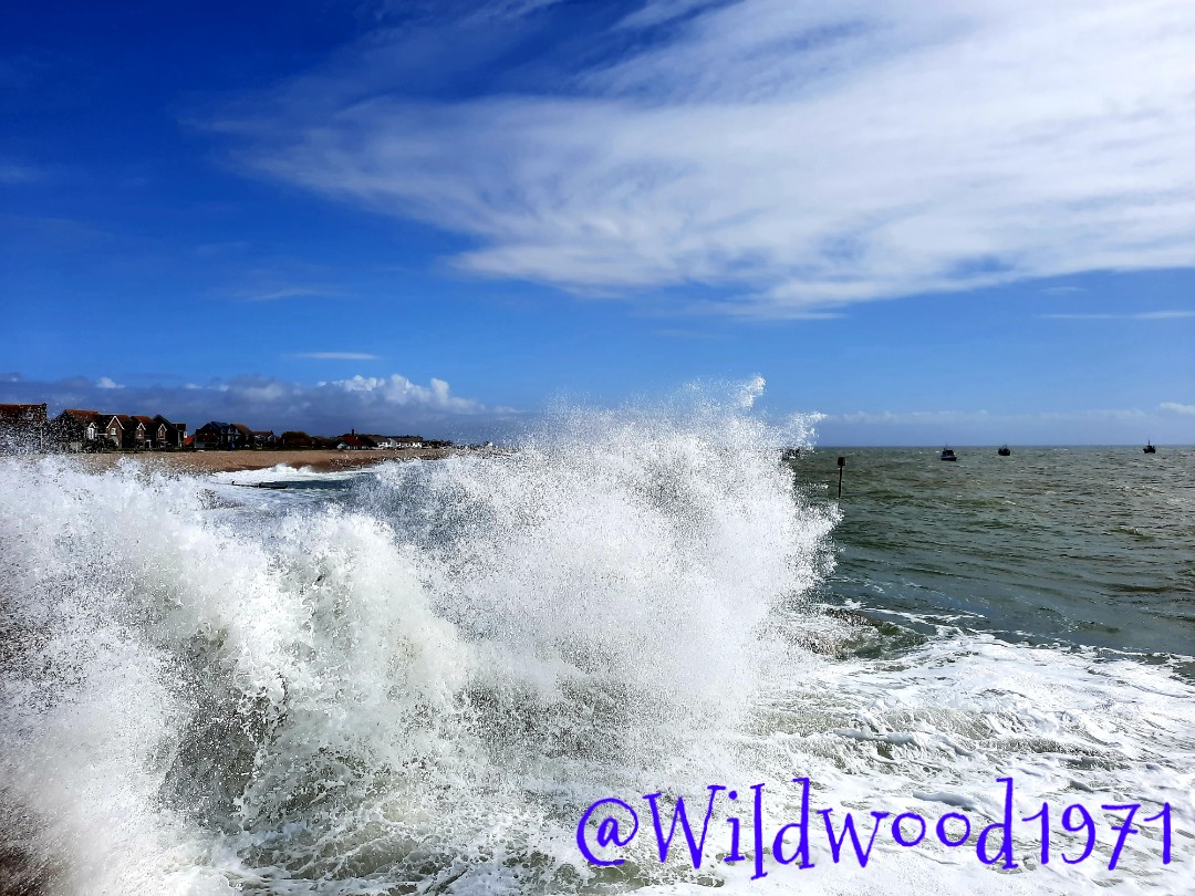 wildwood1971's tweet photo. #splashpoint @PONewsHub @thecoastalguide @CoastalWestSx @BBCSussex @SussexLifeMag @sussexliving @EnglandCoastal @VisitSelsey @greatsussexway @ExpWestSussex @StormHour @ThePhotoHour @YourCoolPics @YourAwesomePics @GC_EstateAgents https://t.co/sMlQcx9oZv