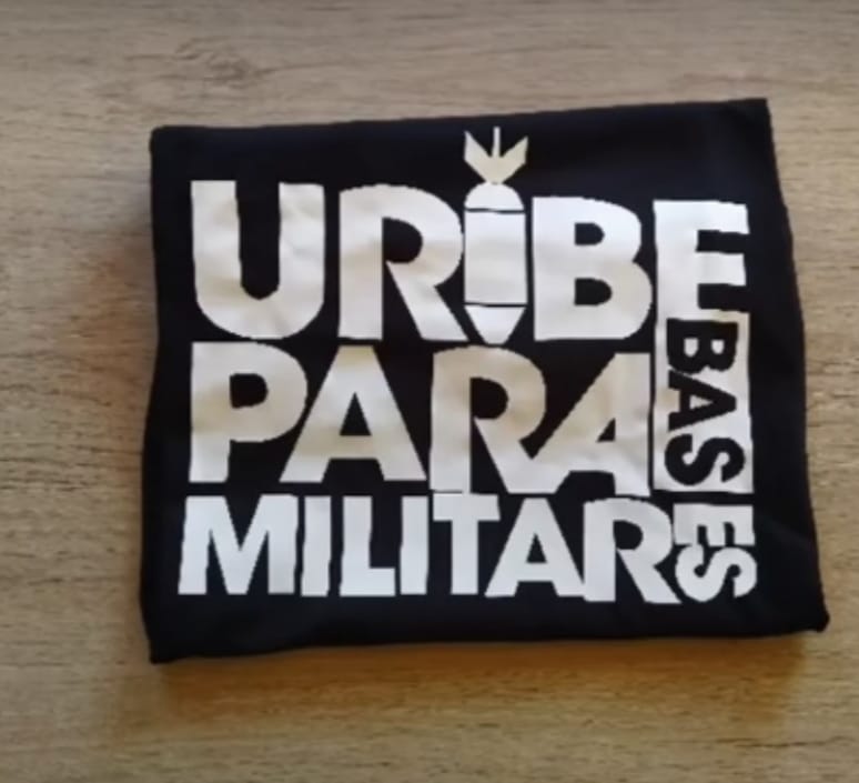 ricarp1's tweet photo. @MariaJaimesB @ArielAnaliza Que le mandan a decir a ArielAvila desde #Barrancabermeja que le tienen la camiseta para usar en las visitas al #ParoNacional12M se la tiene guardada @LudwingGomez4 #ElMandelasCamisetas #ElMandelasNaranjas #GraciasPresidente #MatriculaCero #Yoaporto https://t.co/gwWrHmCcX7