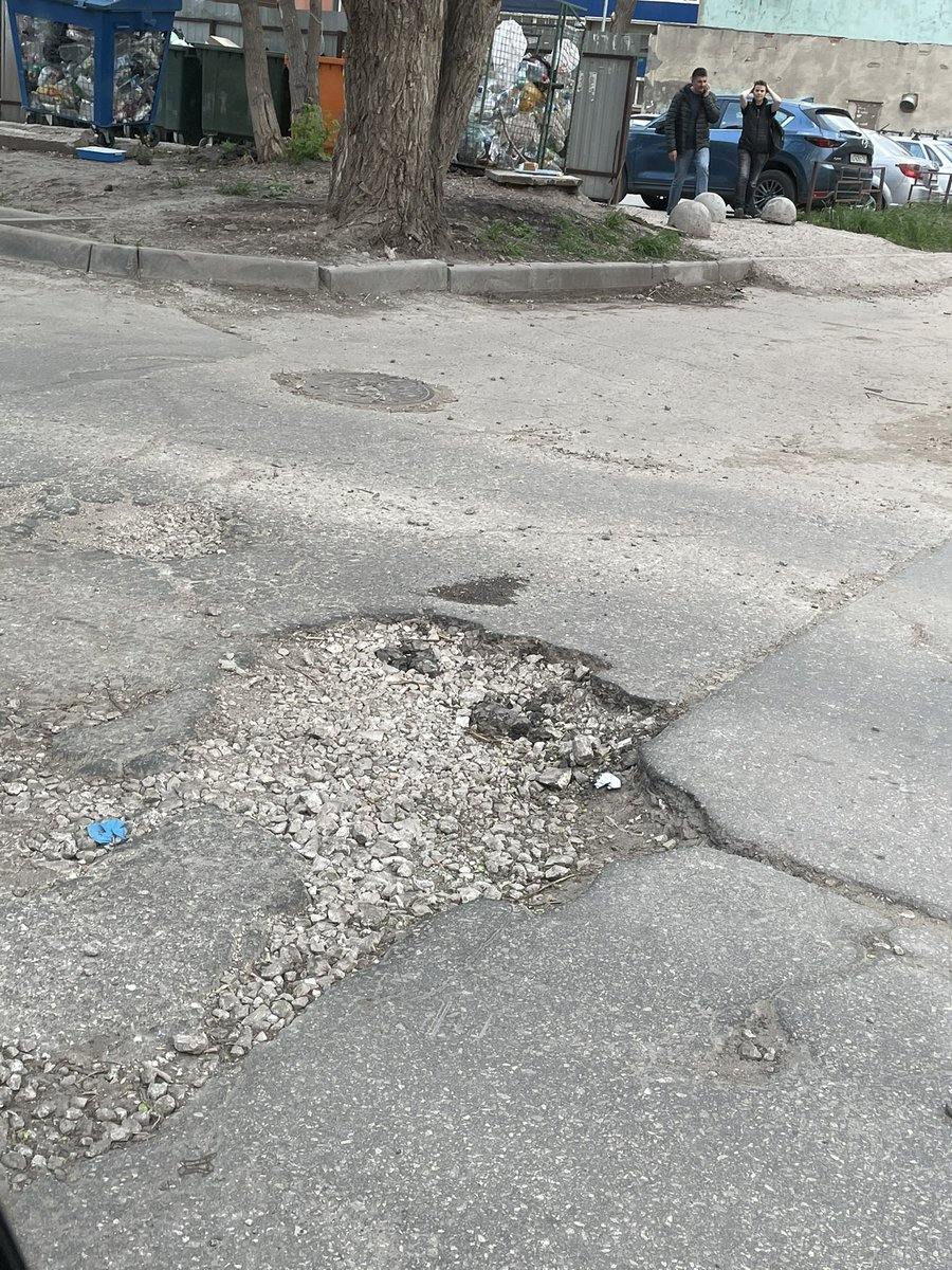 <a href="/Mintrans163/">Минтранс СО</a> <a href="/MintransRF/">Минтранс России</a> Срочно требуется ремонт дороги на ул.Силовой! Участок от Ново-Вокзальной до Московского шоссе покрыт ямами глубиной 10-15см, что  является критическим для движения автотранспорта! Не можем возить ребёнка на занятия!