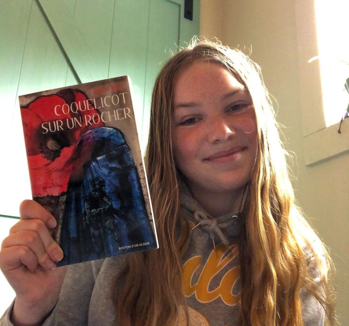 New book review!! Coquelicot sur un Rocher by Aurélie Resch!⭐️⭐️⭐️ ⭐️⭐️/5
instagram.com/p/COx68VbHdQu/