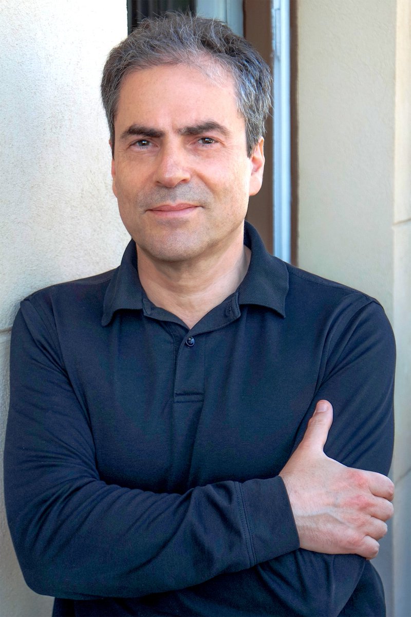 Stefan Litwin studierte Klavier und Komposition. Zurzeit ist er Professor für Neue Musik an der HfM Saar. Aus seiner Feder stammt das Werk "Flegeljahre-Monodrama für einen Schauspieler und zwei Pianisten nach Jean Paul", das wir dieses Jahr zur Uraufführung bringen. 📷bg-krueger