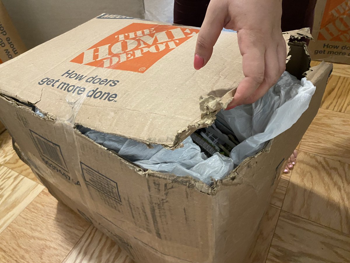 kimb0o0o's tweet photo. @CarolBTome does “customer first” mean delivering boxes in shambles? Dealing with @UPS has been an absolute nightmare. Do better. https://t.co/J8NDietn0G