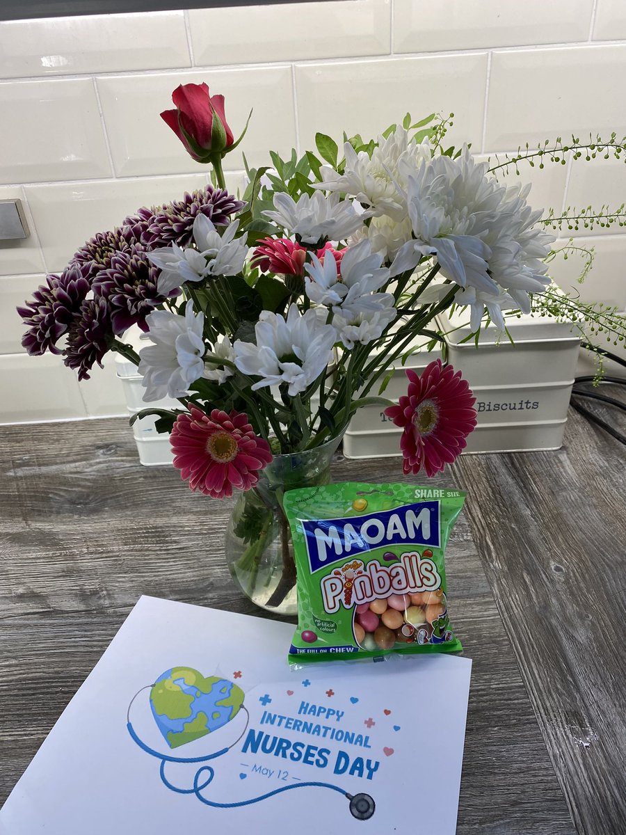 cherrett74's tweet photo. Came home to these off my daughter 🥰🥰 Happy International Nurses Day 🥰🥰#InternationalNursesDay https://t.co/OclK5lbp1n
