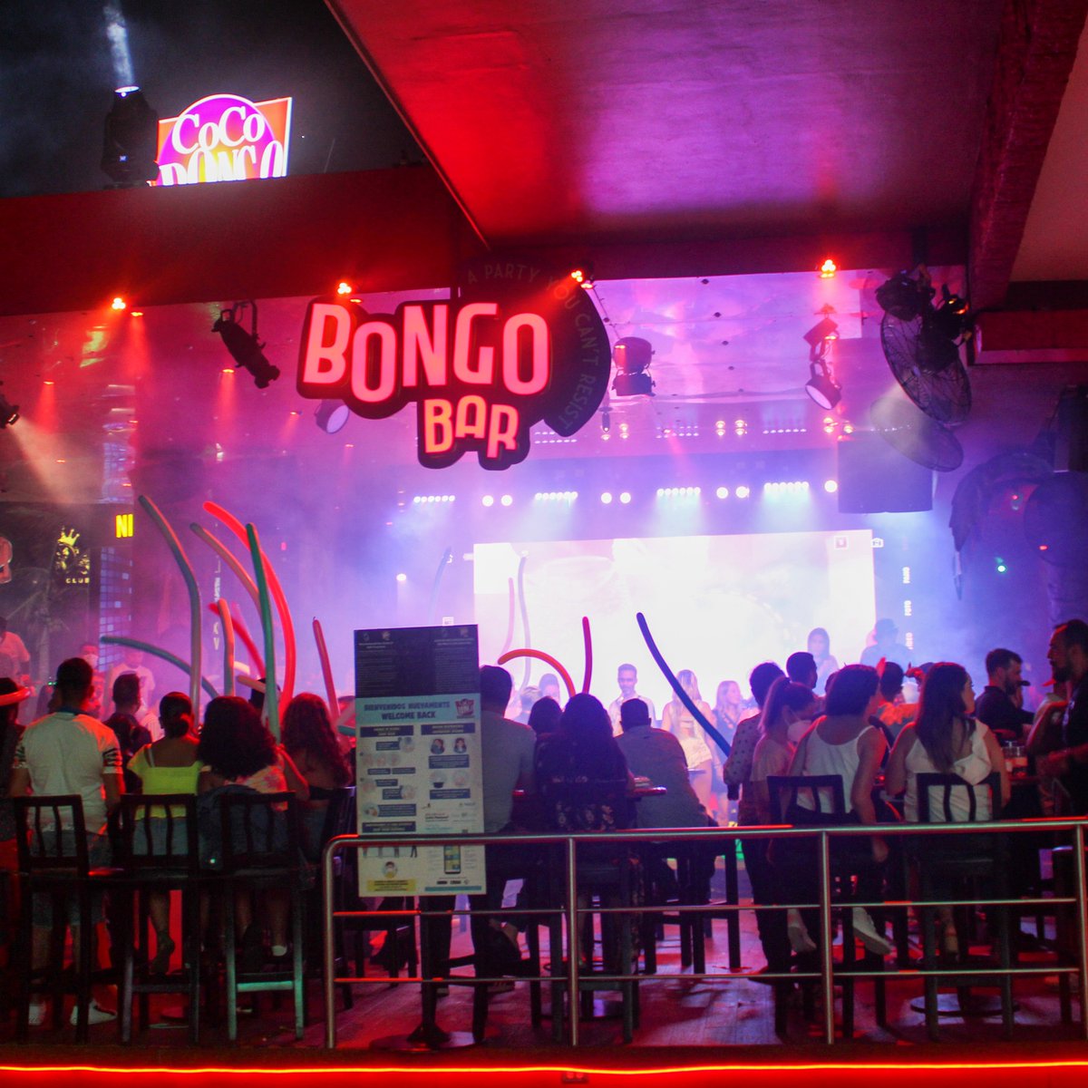 CocoBongoShow's tweet photo. ¡Bongo Bar te espera en #Cancún para divertirte! Además, ¡podrás disfrutar deliciosos snacks y bebidas! 😎🎉 Está ubicado afuera de Coco Bongo Cancún. 👉 https://t.co/T2cQkb7arC
#BongoBar https://t.co/VsW9rKNmly