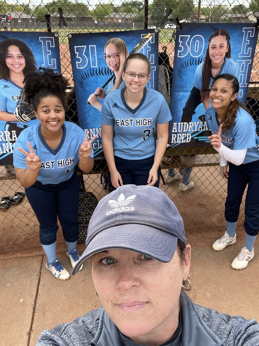 BlueAcesSB's tweet photo. Seniors! So proud of all of your hard work despite all the obstacles. Pleasure to know you. Best wishes conquering the world #onceanAcealwaysanAces #Acessb 💙🥎 https://t.co/cSoYorwFxd