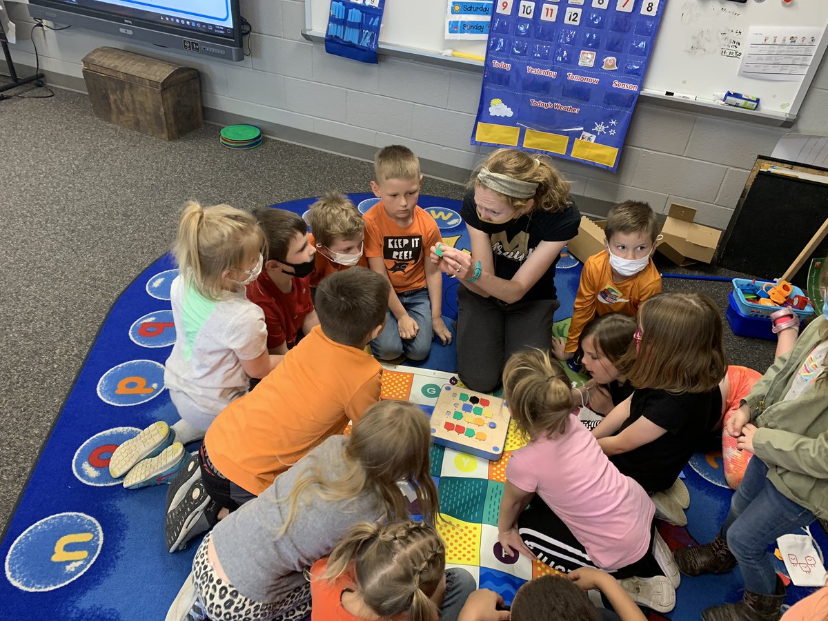 MrsFurnish's tweet photo. Learning about cubetto! @MGUSC_Goblins #WeAreMG https://t.co/remByHxayp