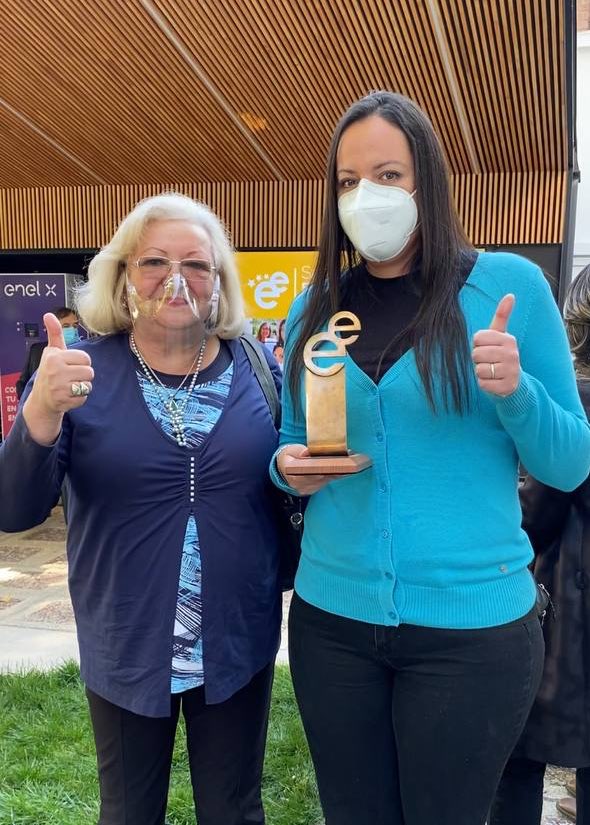 fjlopezd's tweet photo. Hoy destacamos a 38 organizaciones que se han comprometido con el buen uso de la energía. A través del Sello de Excelencia Energética felicitamos a estas empresas, pymes e instituciones que han impulsado medidas de eficiencia para ahorrar en sus consumos eléctricos ⚡👍 #SelloEE https://t.co/jvip3T4wJ8