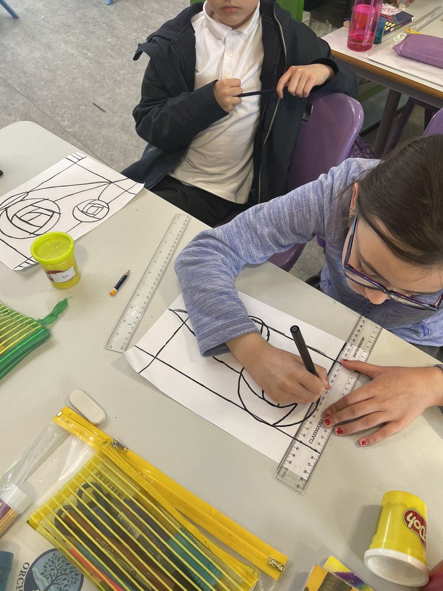 MissWebsterP4's tweet photo. Today in Primary 4 we started our own Charles Rennie Mackintosh roses 🌹 look out for the finished products soon! https://t.co/4cmVaFUHGZ