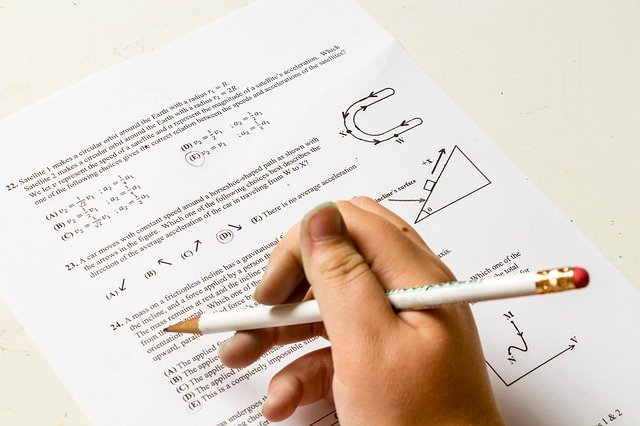 pekebook's tweet photo. Cómo preparar a los niños para su primer examen https://t.co/r6niK6j0hJ https://t.co/llHgEsrBsC