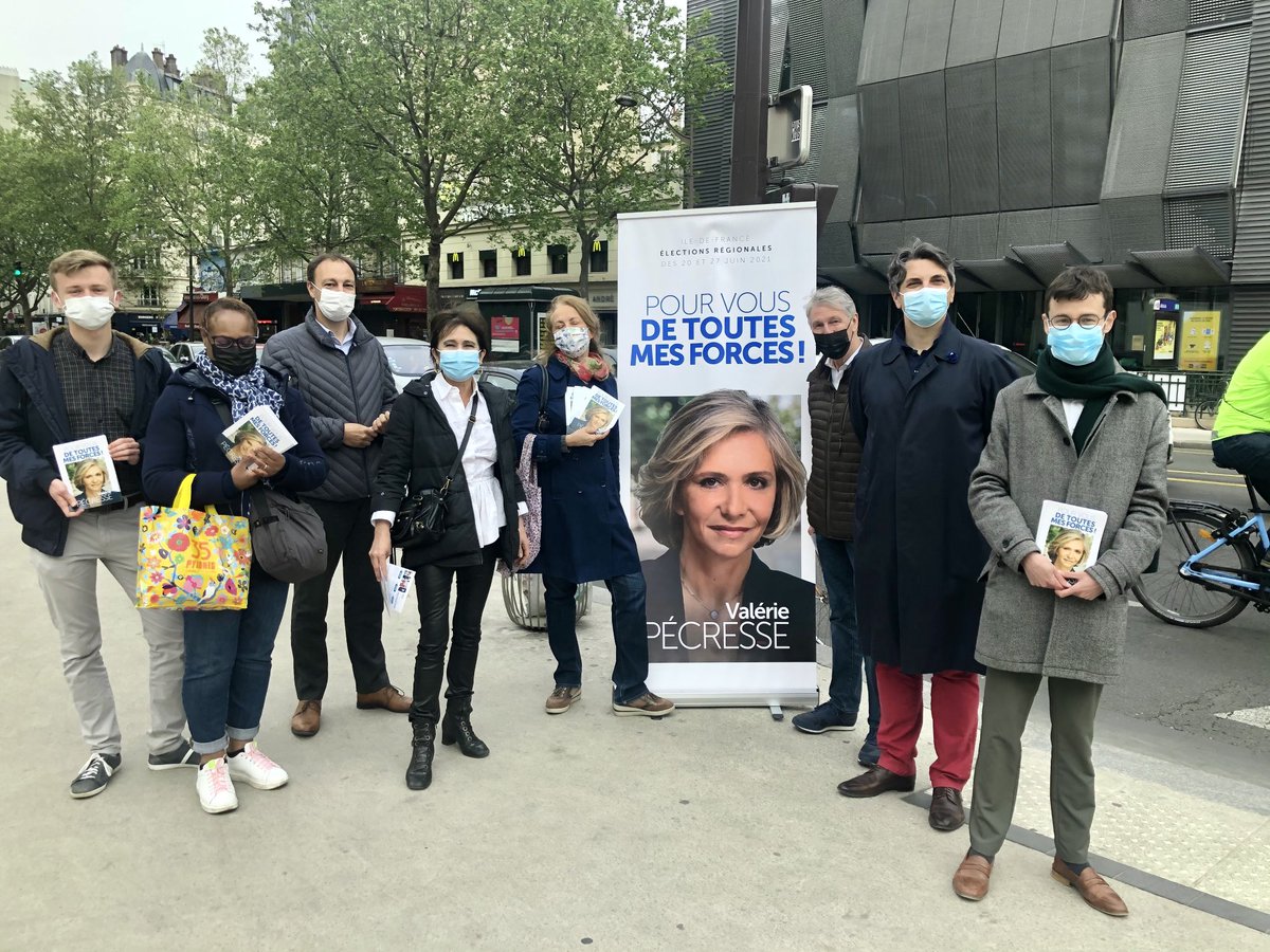 MCCG's tweet photo. Une bonne équipe au métro Alésia ce soir!  🚀 

⁦@ParisPecresse⁩ ⁦#AvecValerie https://t.co/hmNHOThY60