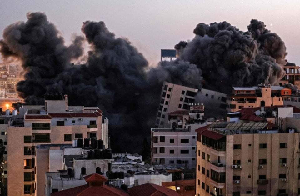 nosaa207's tweet image. #GazaUnderAttack
My heart aches for our Palestinian brothers and sisters. This terrorism have to be stopped. Fuck Israel and their supporters. We will stand with Palestine till our death