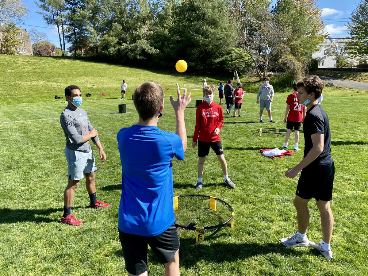 fairfieldprep's tweet image. Spring Field Day was a great way to spend time with Prep brothers‼️The guys enjoyed Basketball, Flag Football, Spike Ball, Can Jam, Ping Pong, Table and Video Games, plus a food truck! #PrepBrotherhood #PREPisFun #bodymindspirit #ForTheLoveOfPrep