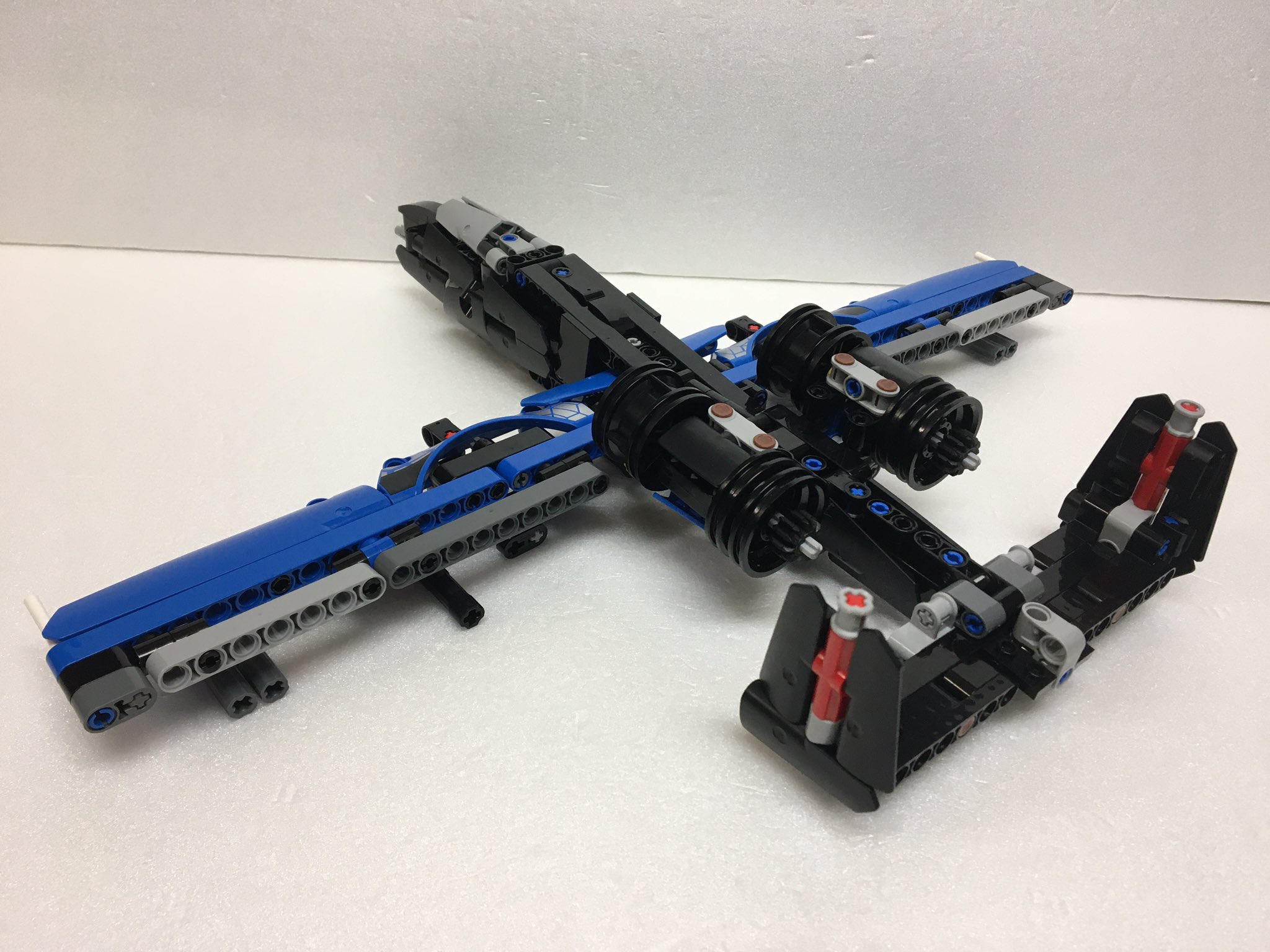 Mignons 無職 レゴ テクニック マクラーレン セナ Gtr で A 10 サンダーボルト Fairchild Republic A 10 Thunderbolt Ii を作りました ミニョレゴ Lego航空機 T Co Kqztyzjjwq Twitter