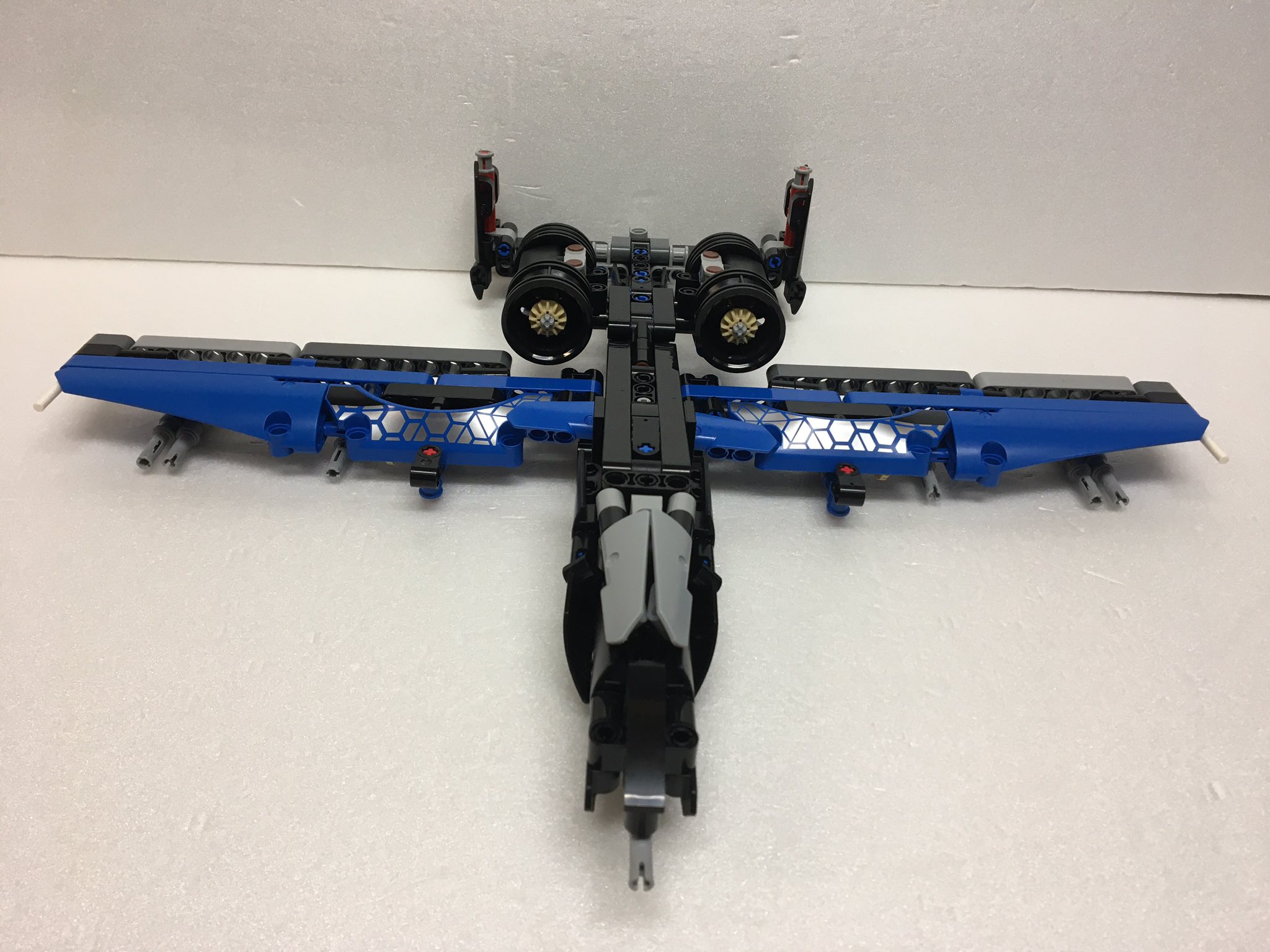 Mignons 無職 レゴ テクニック マクラーレン セナ Gtr で A 10 サンダーボルト Fairchild Republic A 10 Thunderbolt Ii を作りました ミニョレゴ Lego航空機 T Co Kqztyzjjwq Twitter