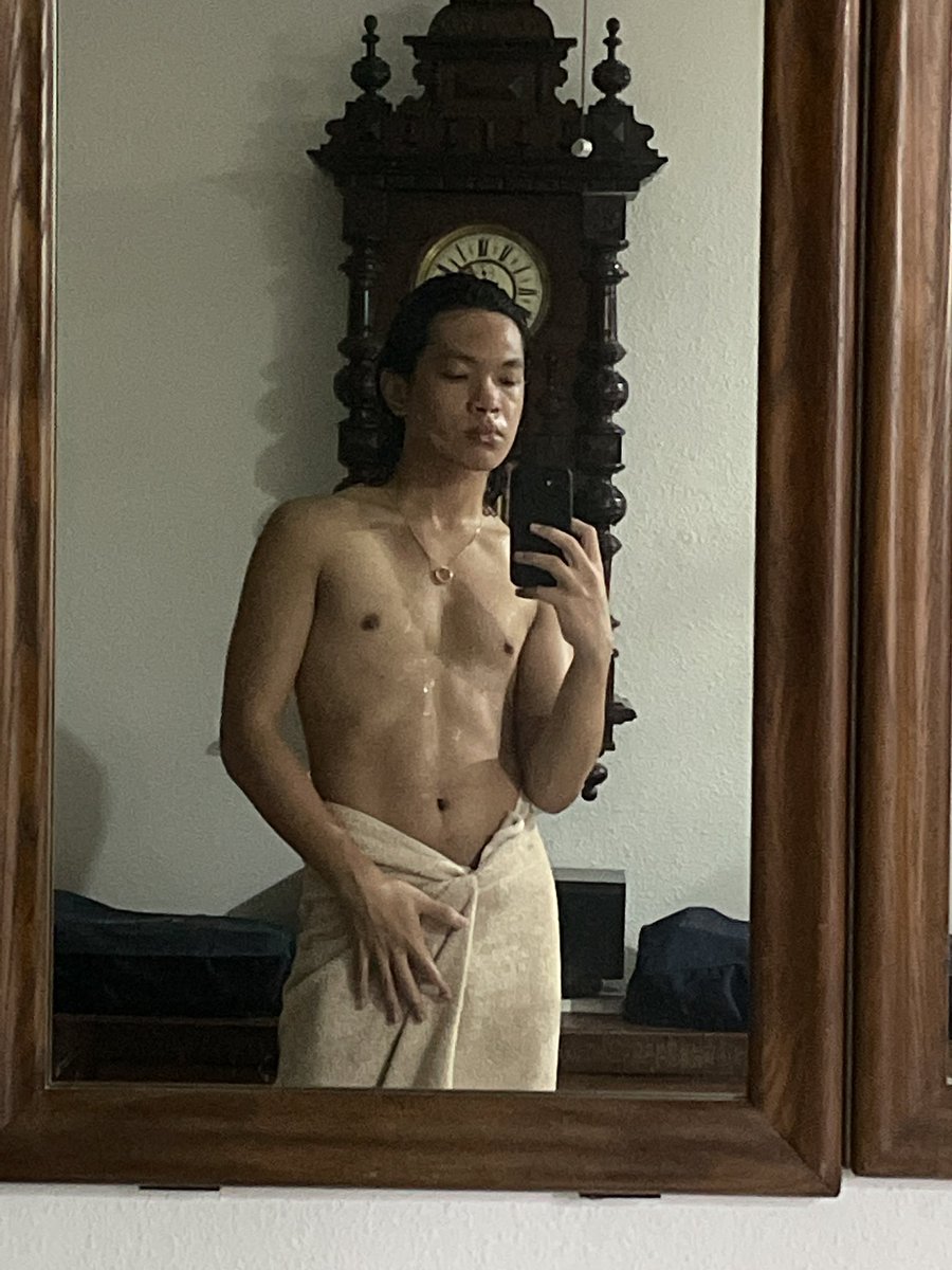 androgyn1000000's tweet photo. gay ppl take a shower then BOOM new pics on twitter https://t.co/sj6L6B3s1R