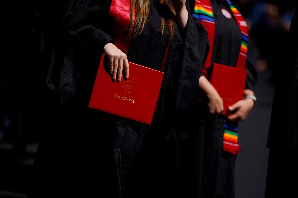 IUSouthBend's tweet photo. So proud of our Titans who graduated today! View more photos of today's #IUSBGrad20 #IUSBGrad21 ceremony at: https://t.co/c9TDfFtJty https://t.co/XYCfn69lrl