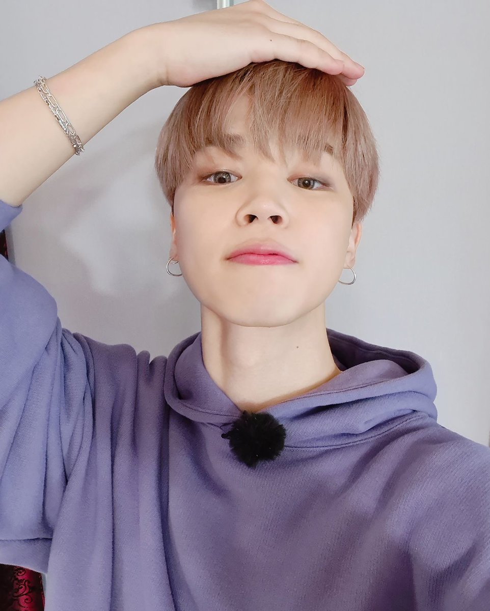 YOICHIOFFICIAL's tweet photo. ¿Cómo están, Stars 🌟? Los he extrañado mucho💛🌻 hoy vengo a recomendar el  #TWINXCoasterStream de mis diosas @fairytwinx dónde mi tema preferido es TT de éste álbum, espero muy ansiosa el comeback, pero sin olvidar éstas joyas 💛🌻 https://t.co/h2q3PjPwMA