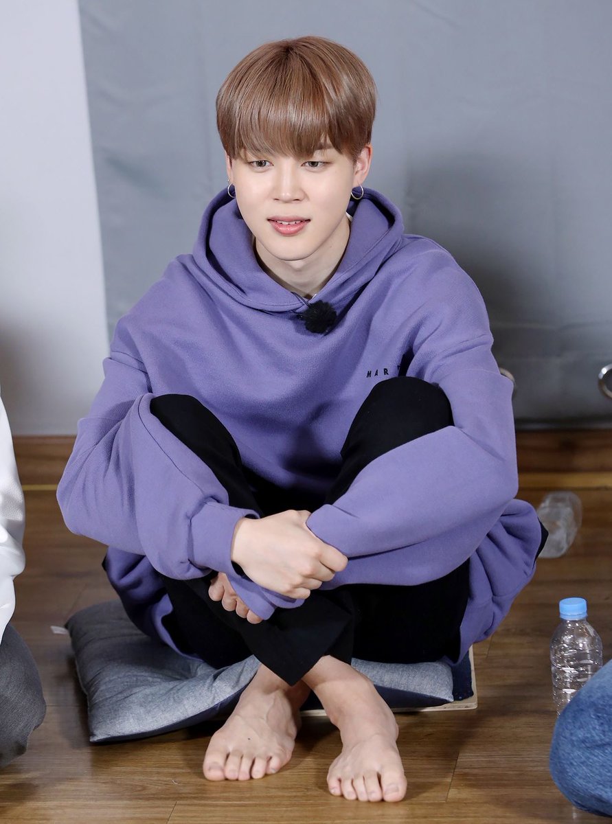 YOICHIOFFICIAL's tweet photo. Hace poco estuvo el evento al que asistí con mi compi de grupo, pero hoy vengo a mostrarle el regalito que me ha llegado 🥺💛🌻#TimeToMoonstars @weareMymoon https://t.co/bblNbogEOn