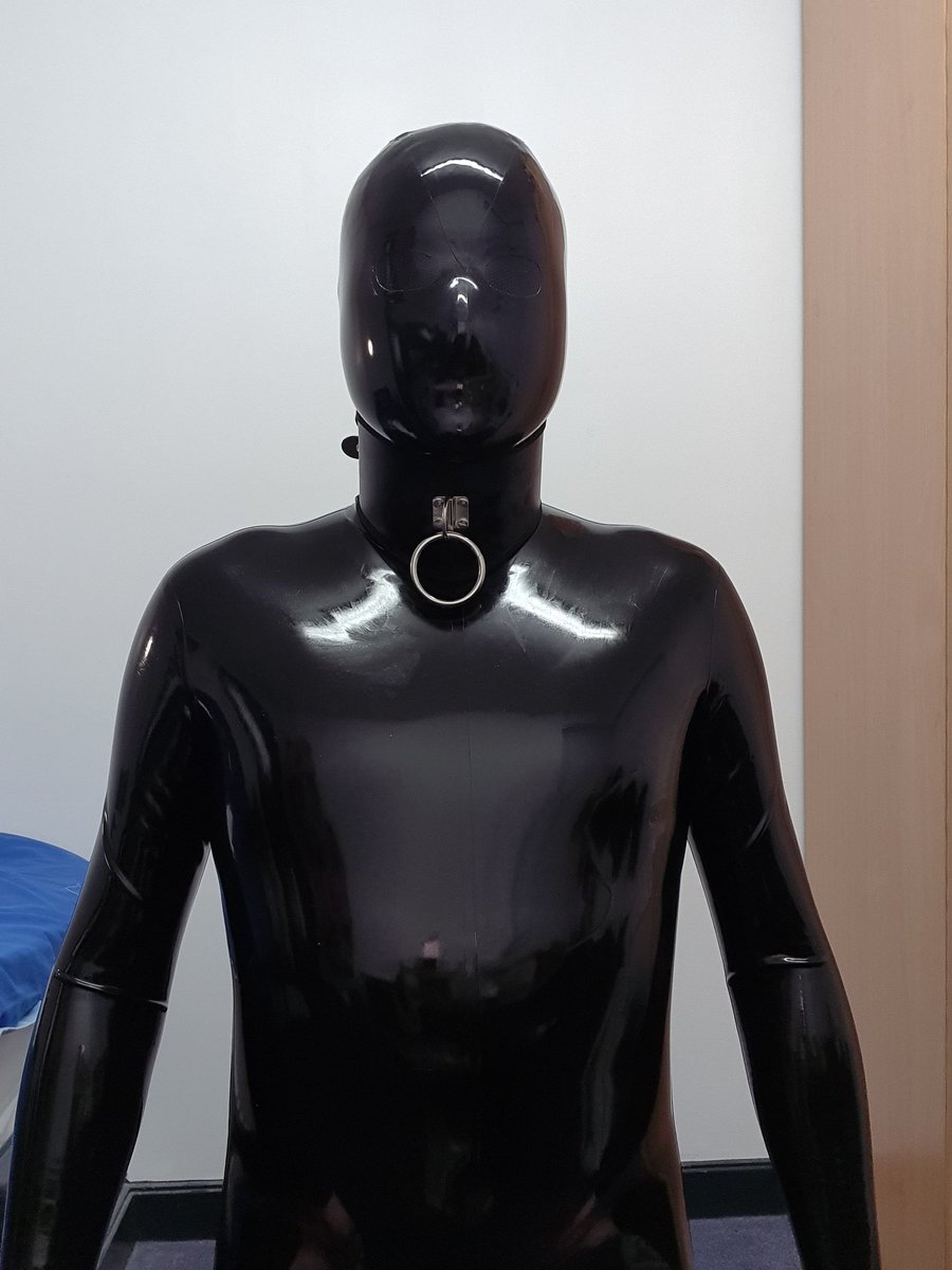 The rubber has molded to the human's skin, but he doesn't mind, his brain is rubber now too. 

#gay #latex #rubber #drone