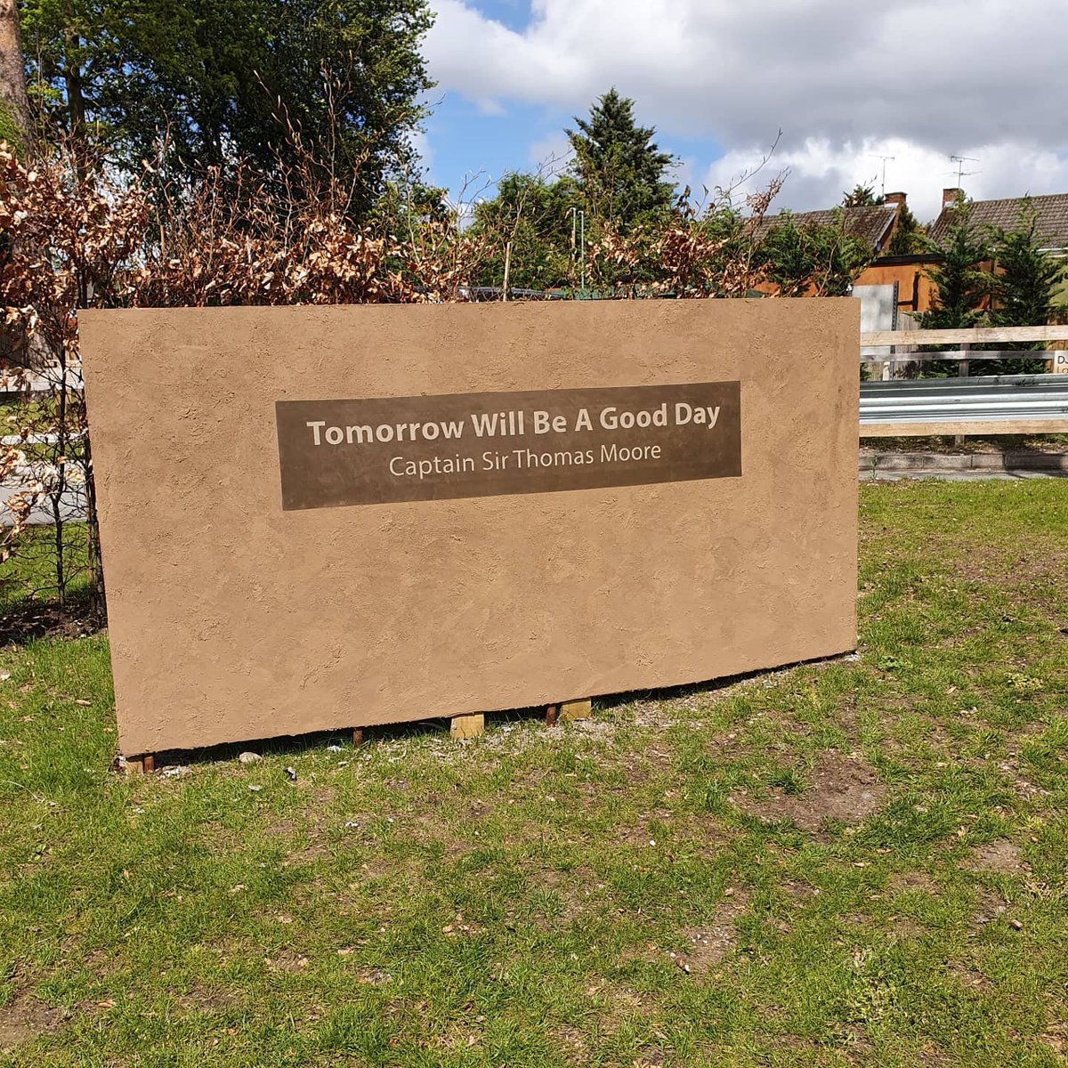 FHealthCharity's tweet photo. We were so delighted today to welcome the Earl &amp; Countess of Wessex to Frimley Park to celebrate #InternationalNursesDay

The royal couple visited our new  Charity Wellbeing &amp; Sculpture garden

Of course, the rain also joined us, but that didn't dampen our smiles. https://t.co/KQXEuuGUTX