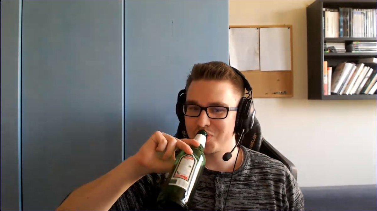 Crystalerr tweet media