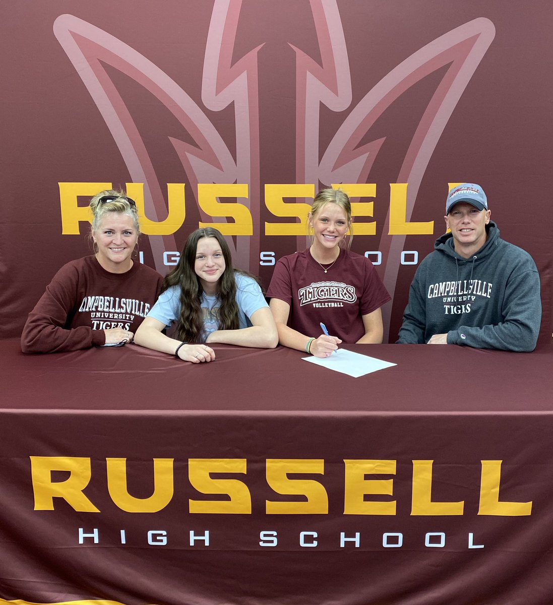 VB_RussellHS's tweet image. Congratulations to McKenna Barfield for signing with Campbellsville University to continue her athletic and academic career. We are so proud of you. Good luck on your journey! #wearerussell #RDN #volleyball