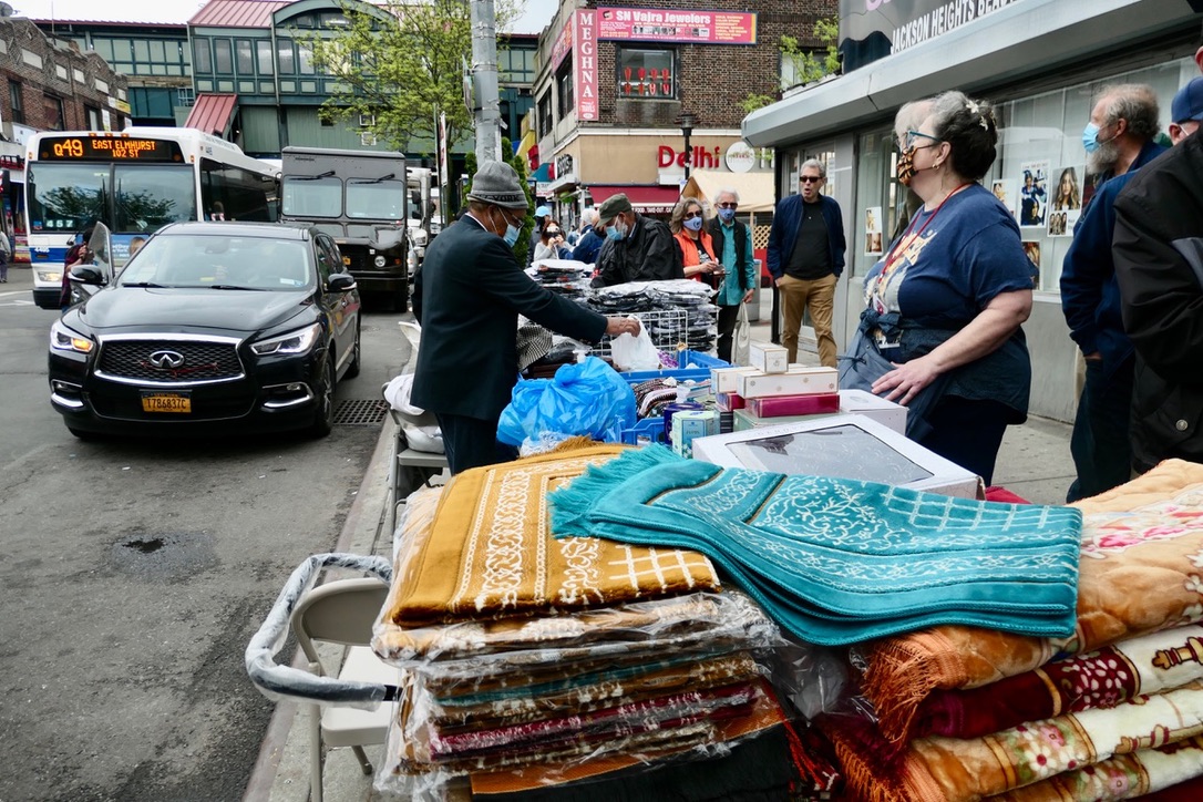 BigAppleGreeter's tweet photo. Big Apple Greeter visited Jackson Heights last Saturday and were immersed in the diversity, vibrance and life of this neighborhood. A perfect place to take visitors, it captures the essence of our great city! #jacksonheights #queenstourism #bigapplegreeter #itsinqueens #nycgo https://t.co/WQwgrKG05L