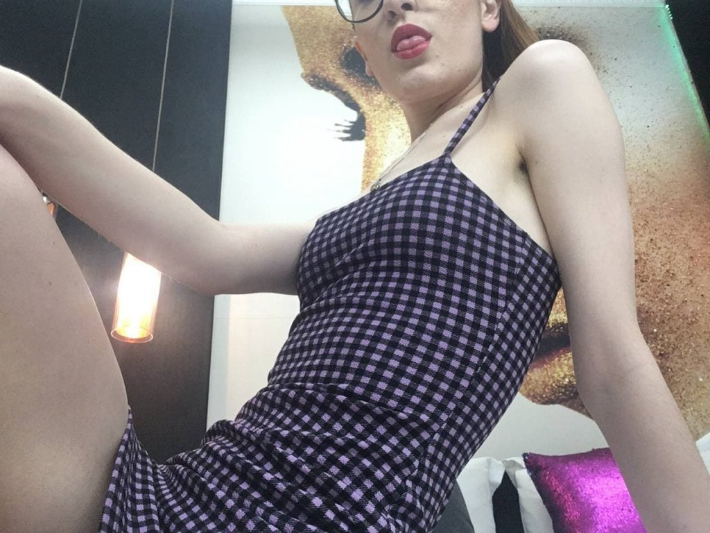 BanksElysa's tweet photo. I'm online right now on Skyprivate - pay-per-minute system for Skype live shows. Call me right now in private here: https://t.co/eGRoTlsbsg

https://t.co/muylljxE3c https://t.co/axXYgVaqxr