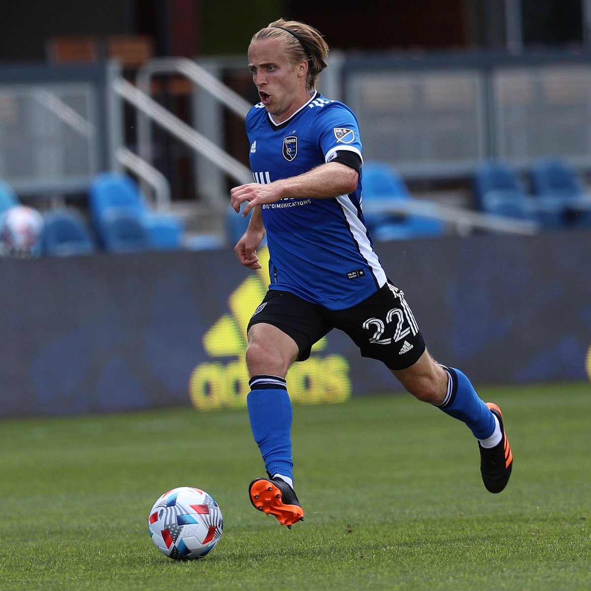 Back at home tonight vs. Seattle!! Retweet for a chance to win 2 tickets. 👀 instagram.com/p/COyIQfuJID0/…