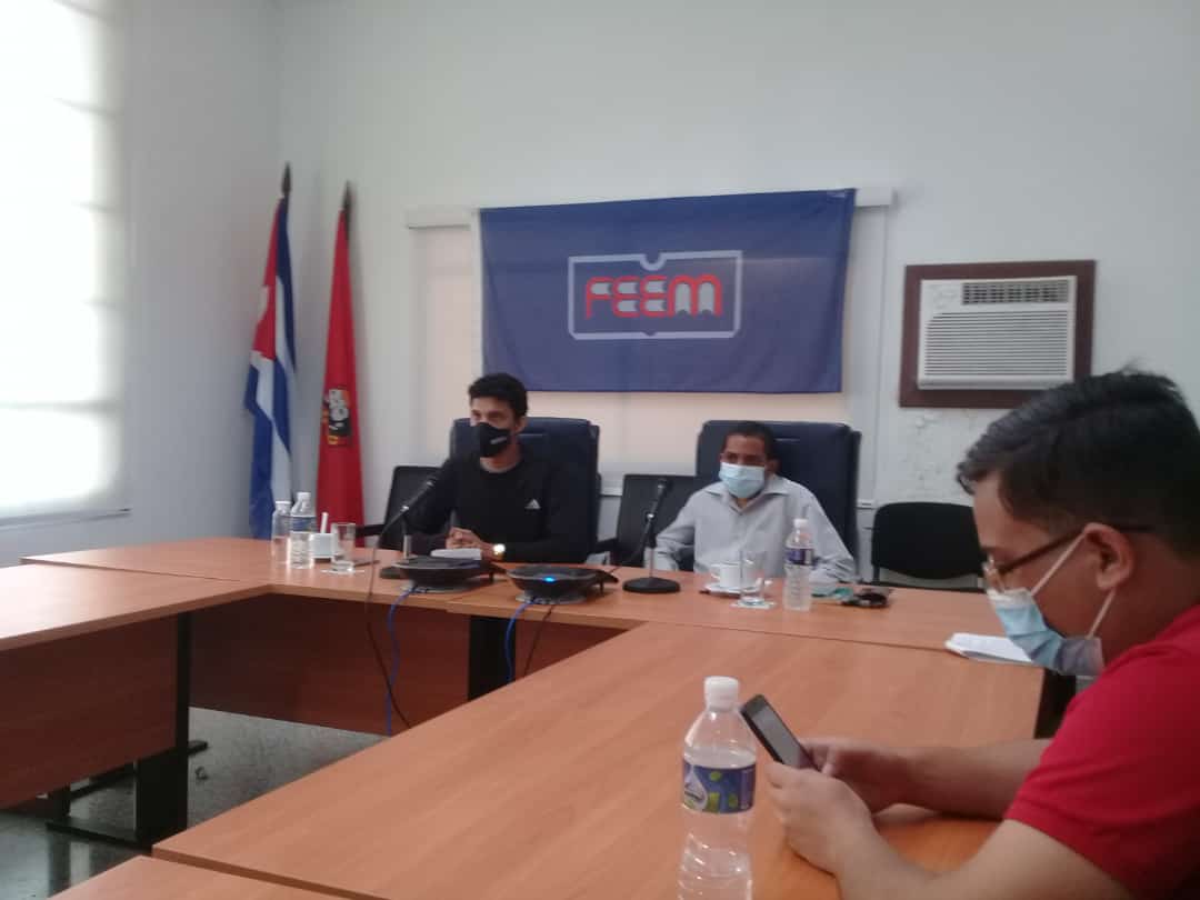 FEEM_Cuba's tweet photo. Desde la sede del Comité Nacional de la UJC se realizó en la tarde de hoy el panel virtual  "Martí en mi memoria " 
.
#TenemosMemoria
#FEEMXCuba
#FEEMdeCuba
#MartíVive
.
@DiosvanyUJC 
@yosmel_duany 
@hamletA https://t.co/QWaanZfGUK