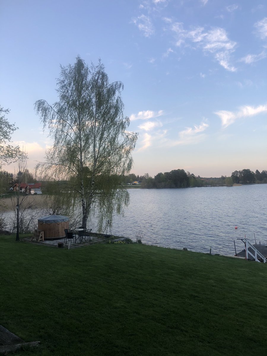 Årets första sommardag avslutas med grillning hos päronen! 🙏🏻☀️
Fantastiskt!