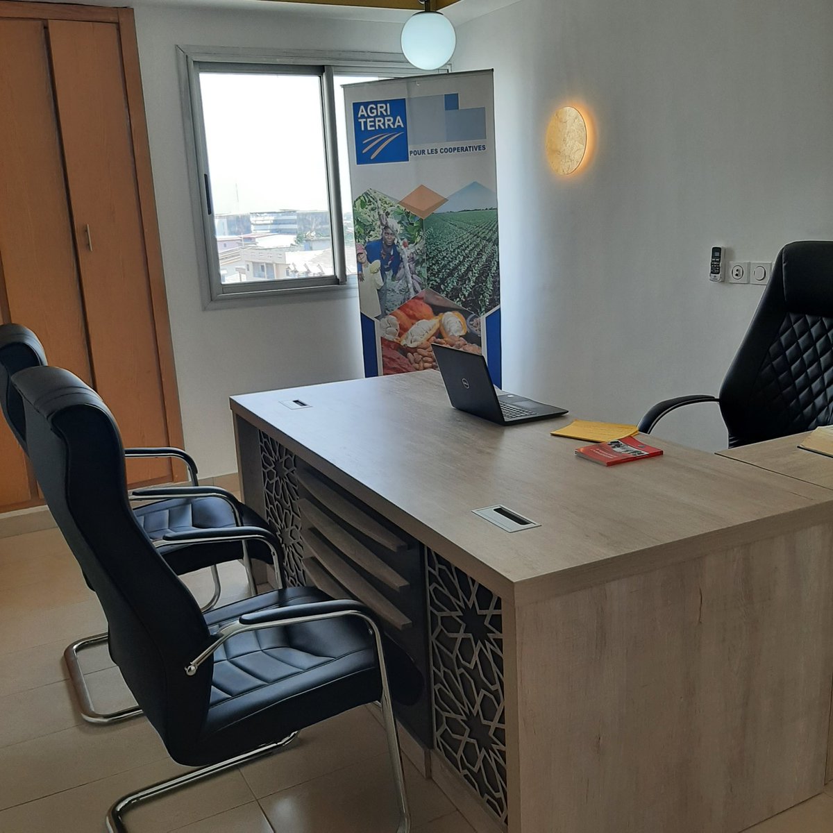 KoffiDian's tweet photo. @Agriterra Côte d'Ivoire à aménager dans son nouveau bureau à Abidjan. La finalisation officielle de l'enregistrement en Côte d'Ivoire en cours. Nous donnons un cadre agréable à nos partenaires et clients d'échanger, de mutualiser les idées pour le développement des cooperatives. https://t.co/taHlIwtuwz