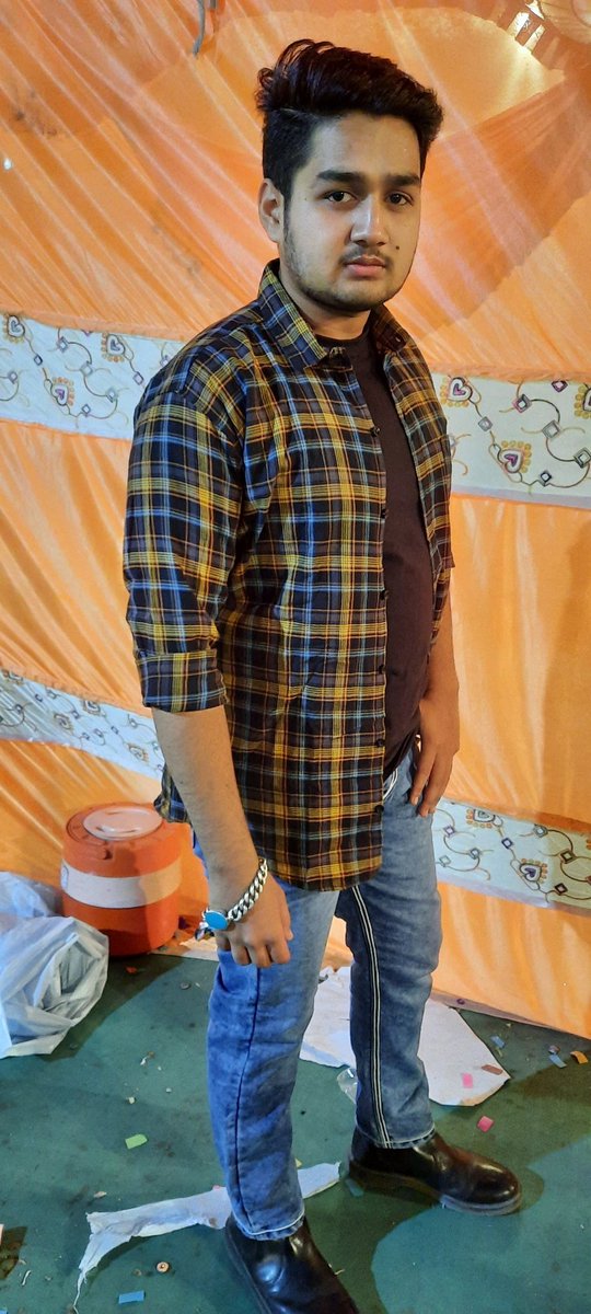 @Being__Anas @aamir__71 @SajidMusicKhan @wajidkhan7 @BeingSalmanKhan @TaaleemMusic @SKFilmsOfficial @IuliaVantur @ZeeplexOfficial I'm wetting bhai kal kab honge its my radhe look bro