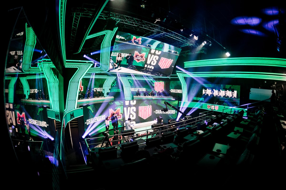 VALORANTLATAM's tweet image. ¡Listos para la Gran Final del #VALORANTChallengers!

Aquí el escenario en el que @Infinitye_sport y @KruEsports lucharán por convertirse en el primer representante de Latinoamérica en un evento internacional de VALORANT #VCT.

Transmisión desde las 15:30 🇨🇴🇲🇽🇵🇪 16:30 🇨🇱 17:30 🇦🇷