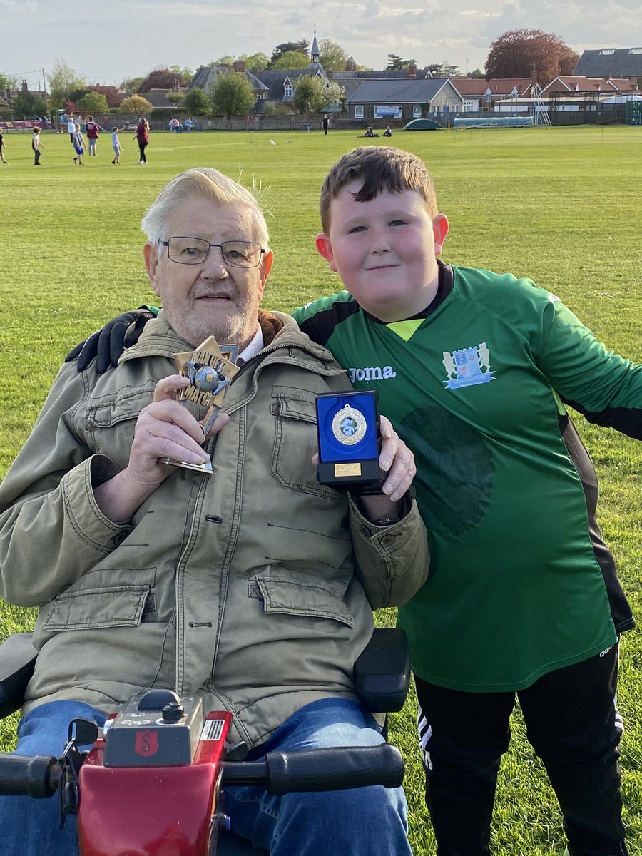 DebbieMurrell3's tweet photo. Making every moment count ..... My Haz with his Grandad xx #manofthematch https://t.co/kqYx1fSb4T