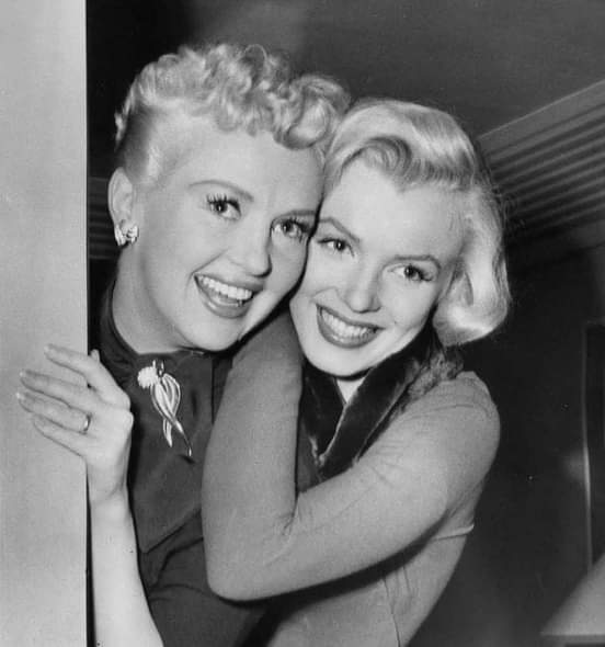 Betty Grable and Marilyn Monroe during the filming of How To Marry A Millionaire (1953) https://t.co/FIJjhEcMKL