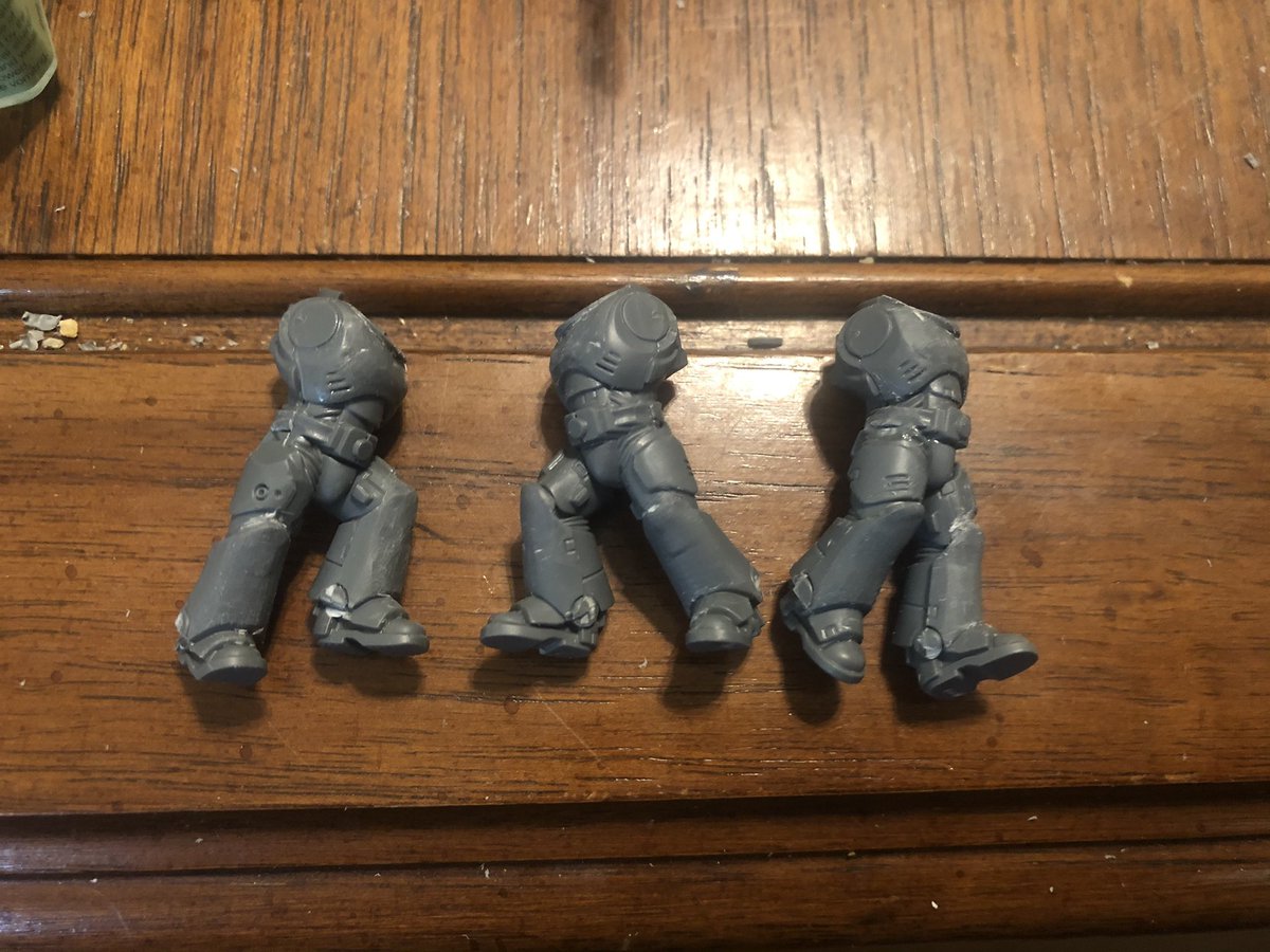 Visionsfromthe2's tweet image. Started cleaning up the next 5 marines.  Assault Intercessors have a lot more cleanup required. I’m going to build up everything I can then sculpt I think.
#Warmongers #WarhammerCommunity #truescale #retrohammer #FaithfulJackals #darkmillenium #40k #spacemarines #adeptus_astartes