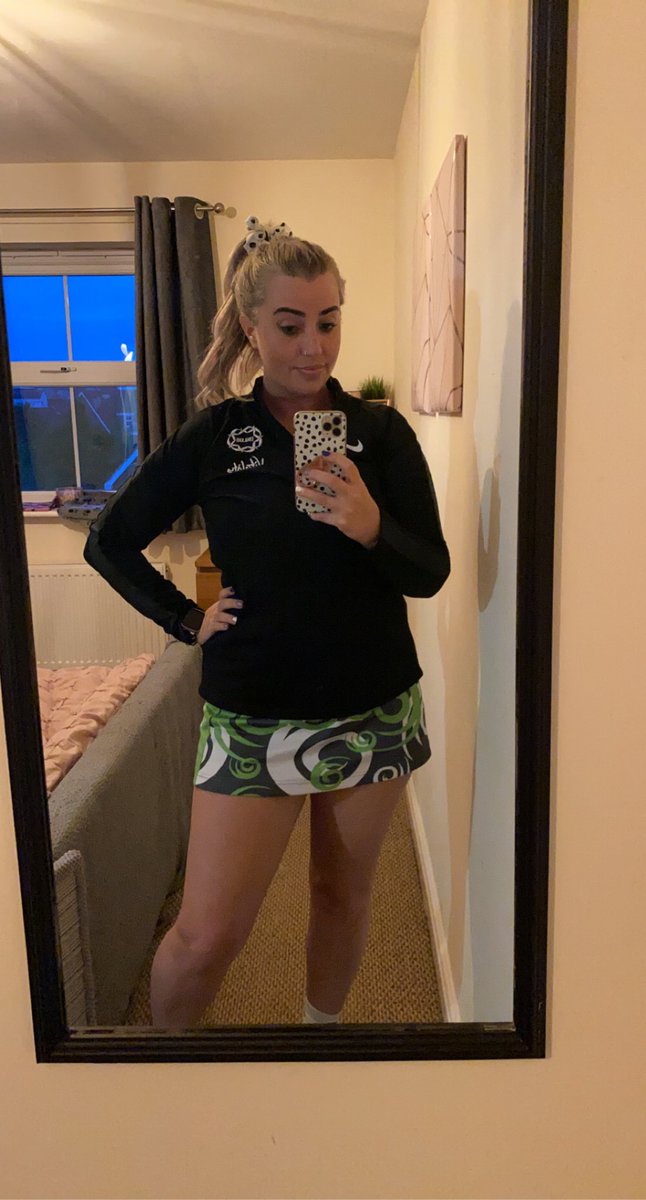 kat2801's tweet image. Back to playing in Medway tonight, nice to have a second game of the week back and continuing my tour of playing anything but my actual WA position. 1/2 at GD and 1/2 at GA- 100% shooting in the third with a few super shots 😉 #backtonetball