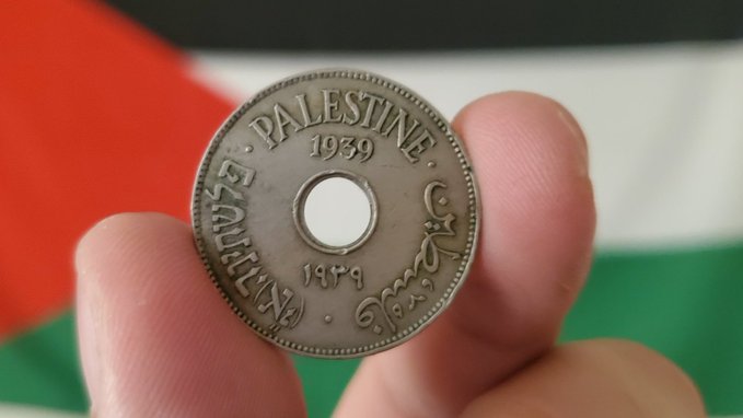 IslamicSH_'s tweet photo. This Palestinian coin is older than Israel.

#Palestine #PalestineWillBeFree #PalestiniansLivesMatter #PalestineUnderAttack #AlQuds #MasjidAlAqsa #AlAqsa #Gaza https://t.co/voJpflKCEJ