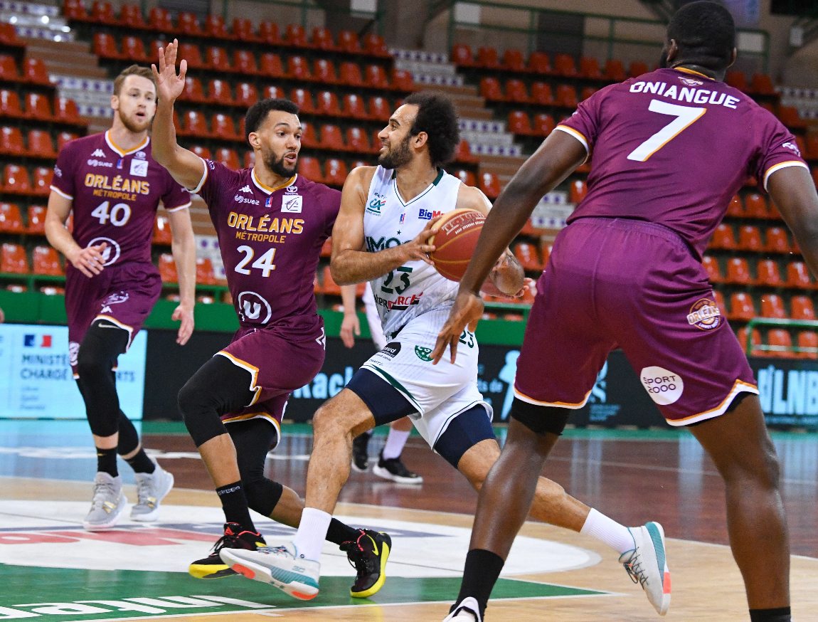 JrmeOstermann's tweet photo. Basket - JeepELITE (J10) : le Limoges CSP est retombé dans ses travers face à Orléans et cède la 8e place à son adversaire du soir via @FBLimousin #FBport https://t.co/V6BXP6EPNO https://t.co/qqh7TwTJ40