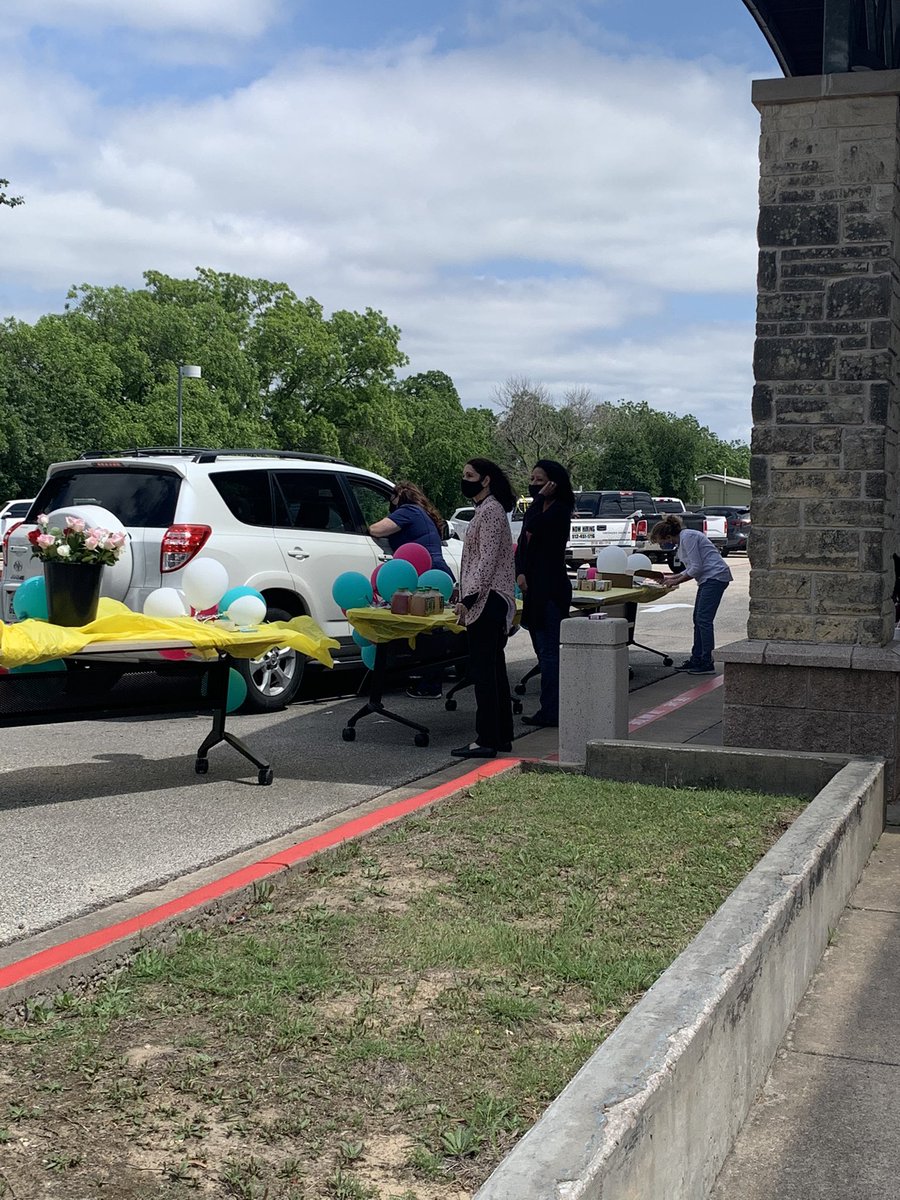 Happy National School Nurse Day to all our amazing district nurses. Thank you for ALL you do! #1lisd