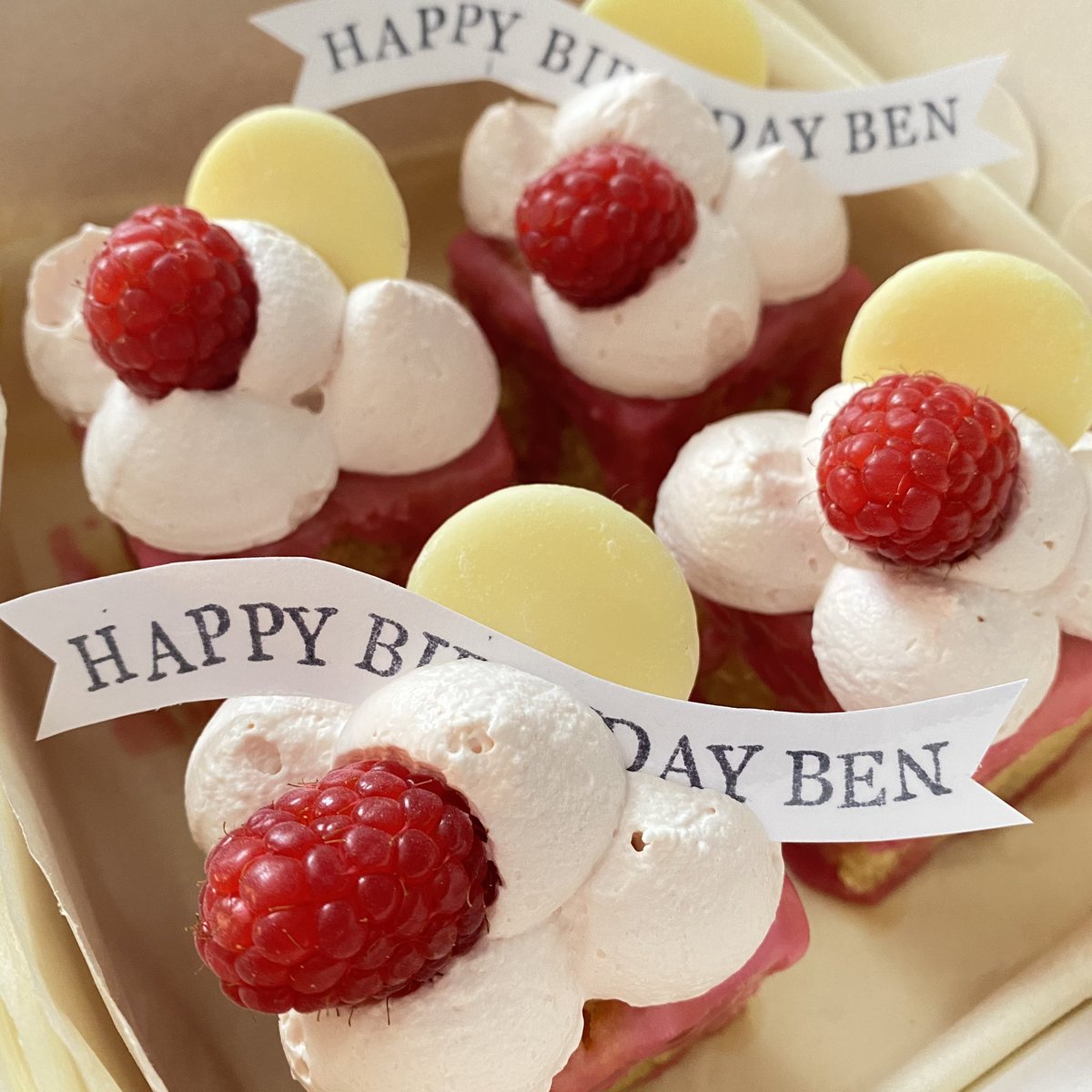 Freida Mo tweet media