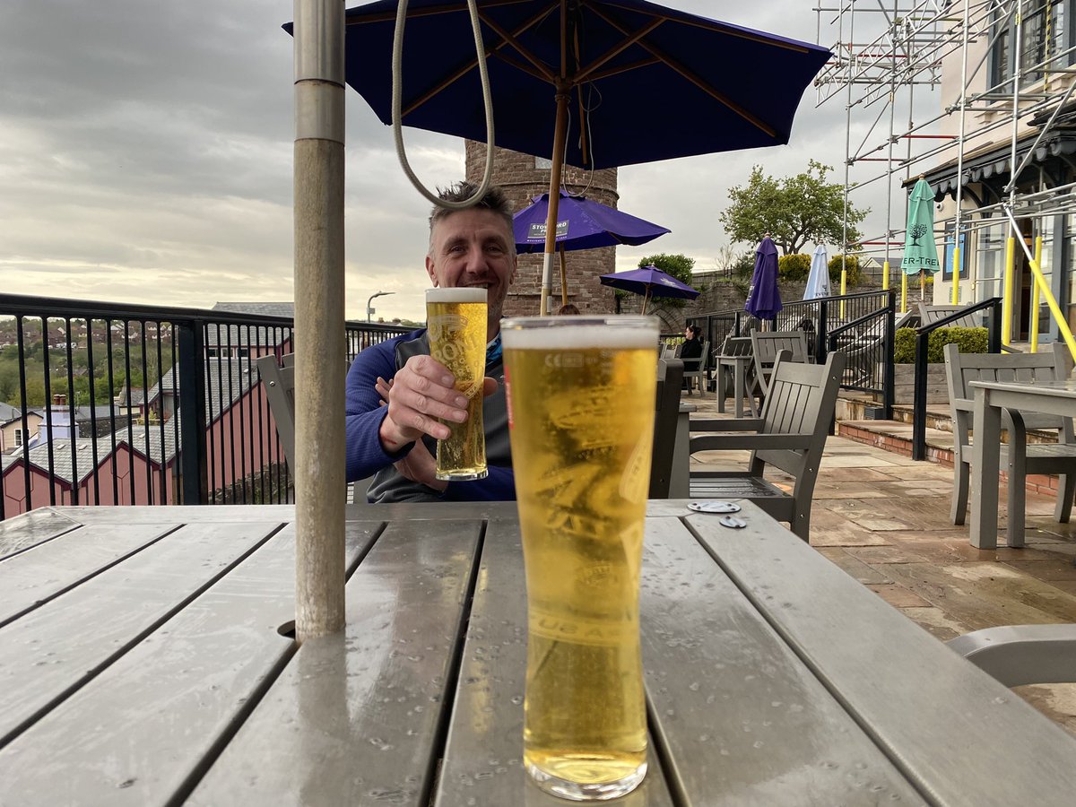 P_HEDGEHOG's tweet photo. Dodged the rain. Found the pub open. All round Wednesday night ride win.
But dust and sunshine would be welcome #mtb #penyard https://t.co/jqQKd1seB0