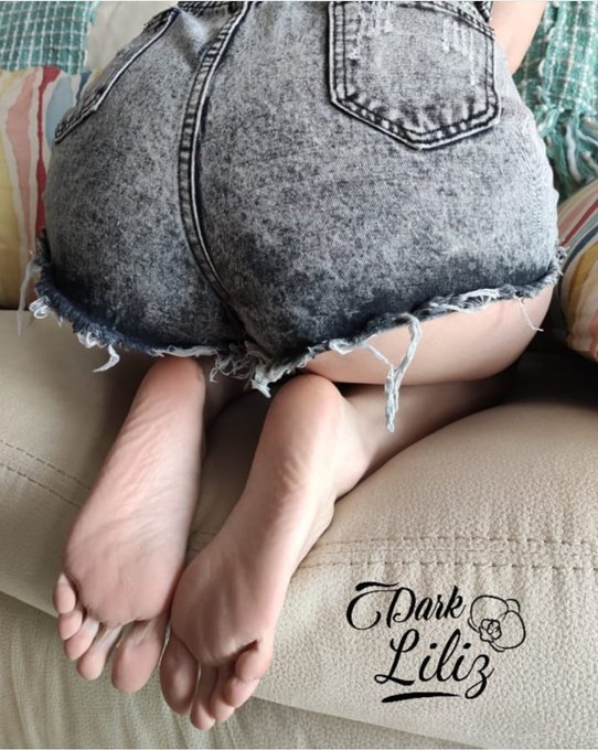 Love this shorts! 🥰🖤  #toes #toeslovers #sexy #feetfetishworld #feetlovers #feetgirl #barefeet #cutefeet<a href="/tag/toes"class="tags">#toes</a><a href="/tag/toeslovers"class="tags">#toeslovers</a><a href="/tag/sexy"class="tags">#sexy</a><a href="/tag/feetlovers"class="tags"><span>#feetlovers</span></a><a href="/tag/shorts"class="tags"><span>#shorts</span></a><a href="/tag/barefeet"class="tags"><span>#barefeet</span></a><a href="/tag/prettytoes"class="tags"><span>#prettytoes</span></a><a href="/tag/footgoddess"class="tags"><span>#footgoddess</span></a>