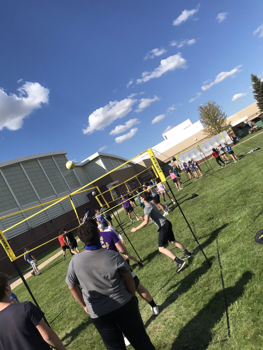 FowlervilleXC's tweet photo. Recovery day = @crossnetgame! #BleedPurpleWinGold #TrueGladiators #UnityPrideTradition #ItsAllAboutHavingFun https://t.co/06BPsYOcZm
