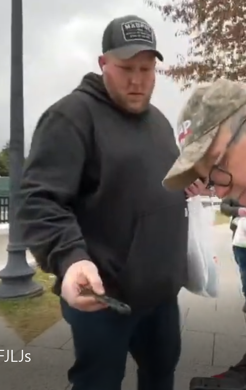 creek_twit's tweet photo. At 1:21:58 Eddie comes across #MagpulPB #PapaSmurfPB and a third friend I don't recognize. As #MagpulPB is thought to be from Northwest likely others are as well. @jocejocejoe @Detrumpify_org @ne0ndistraction @TwittsnTweets @nine_niall @capitolhunters any idea on third? https://t.co/F7OFvCuDOw