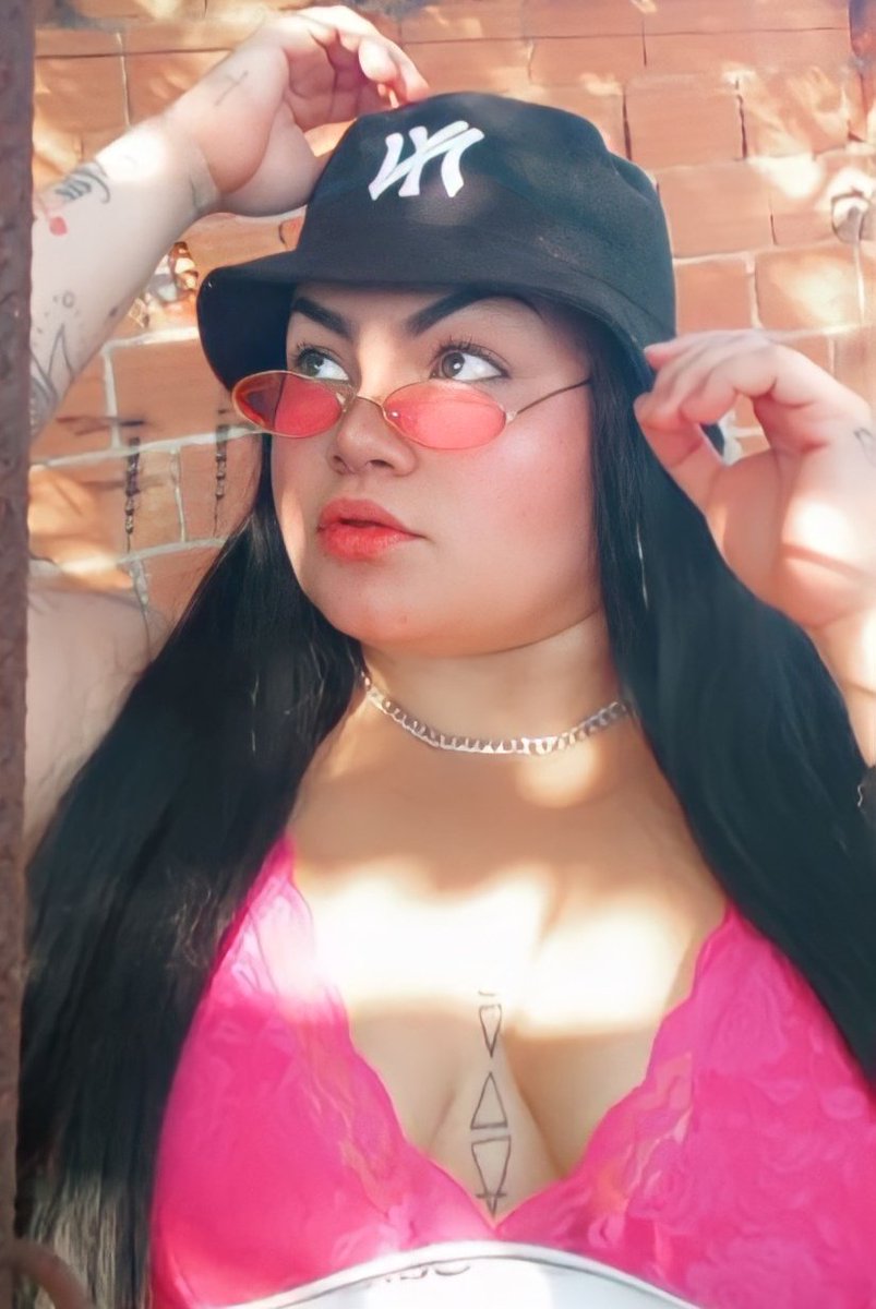 dayalzz's tweet photo. Faixa rosa que fala né? https://t.co/Q8jfeFSWy0